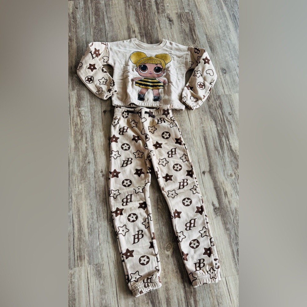 NWOT LOL Queen Bee Sweatsuit And Party Supplies - Picture 2 of 5